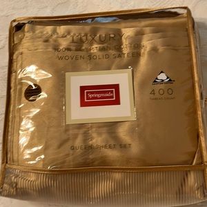 Springmaid Sateen sheets, Queen size, gold